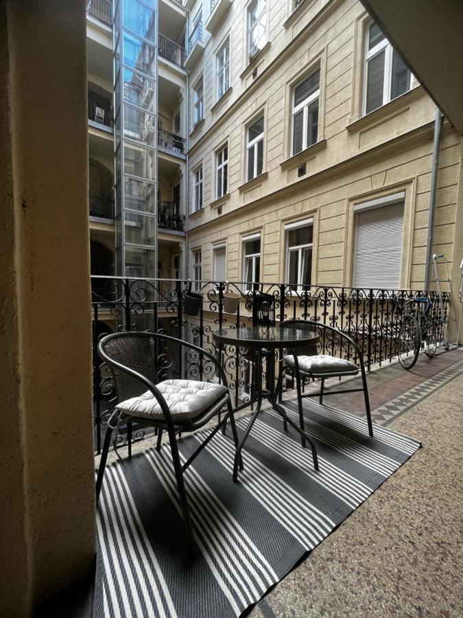 White Luxury Apartment Budapesta Exterior foto